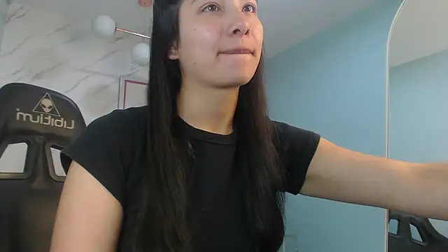 Snapshot of victoria_hernandez_t_ chatting on June 6, 1:16 pm victoria hernandez t online show from June 6, 1:16 pm