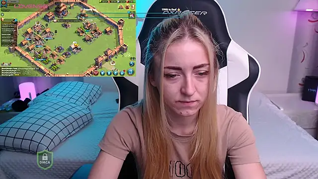 Snapshot of space_danger chatting on November 28, 2:42 pm space danger online show from November 28, 2:42 pm