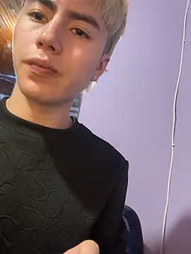 AlexanderCollman online show from December 4, 5:50 am