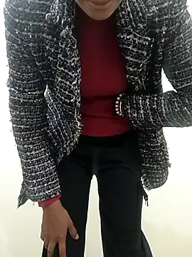 Snapshot of Alia-00 chatting on December 14, 3:56 am Alia-00 online show from December 14, 3:56 am