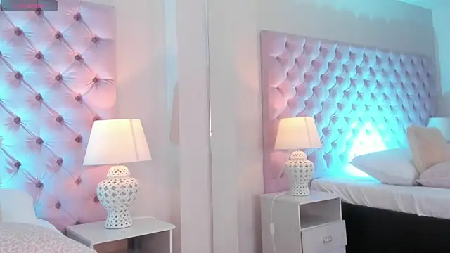 TifannyWolf  online show from October 27, 4:33 pm