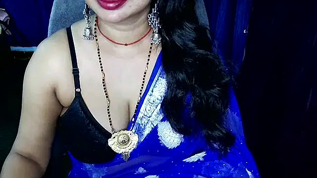 Snapshot of QUEEN_SAKHI- chatting on May 25, 1:33 am QUEEN SAKHI- online show from May 25, 1:33 am