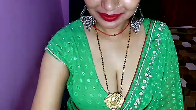 Snapshot of QUEEN_SAKHI- chatting on May 28, 7:22 pm QUEEN SAKHI- online show from May 28, 7:22 pm