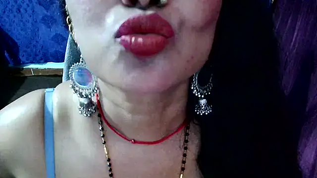 Snapshot of QUEEN_SAKHI- chatting on June 6, 7:24 am QUEEN SAKHI- online show from June 6, 7:24 am
