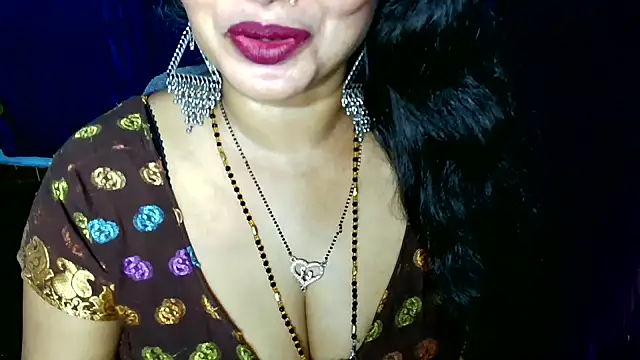 Snapshot of QUEEN_SAKHI- chatting on June 18, 9:14 am QUEEN SAKHI- online show from June 18, 9:14 am