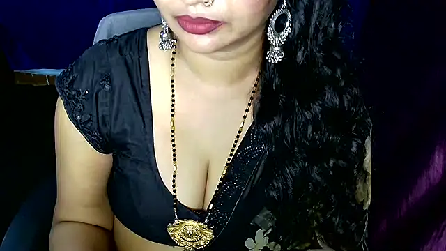 Snapshot of QUEEN_SAKHI- chatting on June 27, 12:44 pm QUEEN SAKHI- online show from June 27, 12:44 pm