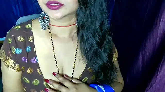 Snapshot of QUEEN_SAKHI- chatting on July 7, 5:21 am QUEEN SAKHI- online show from July 7, 5:21 am