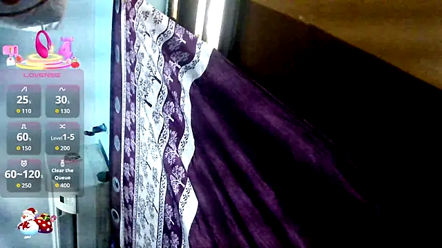 Snapshot of QUEEN_SAKHI- chatting on July 8, 7:02 am QUEEN SAKHI- online show from July 8, 7:02 am