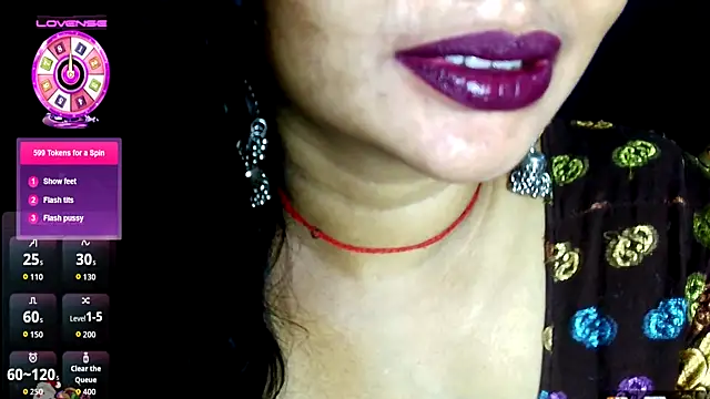 Snapshot of QUEEN_SAKHI- chatting on July 15, 6:24 pm QUEEN SAKHI- online show from July 15, 6:24 pm