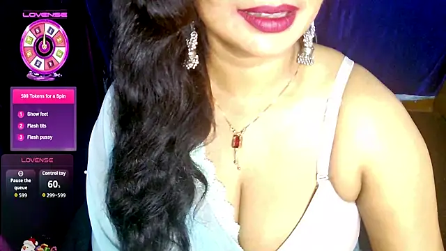 Snapshot of QUEEN_SAKHI- chatting on July 16, 8:26 pm QUEEN SAKHI- online show from July 16, 8:26 pm