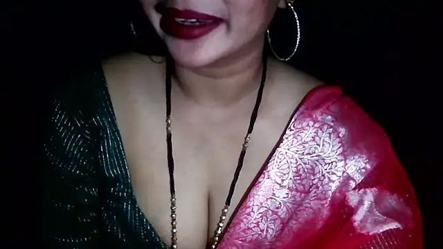 Snapshot of QUEEN_SAKHI- chatting on July 19, 7:01 am QUEEN SAKHI- online show from July 19, 7:01 am