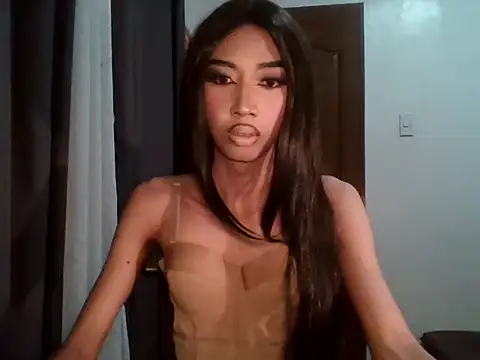 Snapshot of YourTiffanyX chatting on June 11, 7:56 pm YourTiffanyX online show from June 11, 7:56 pm