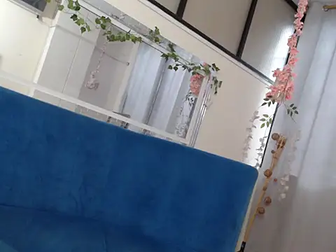 Anniie miller  online show from November 21, 7:34 pm