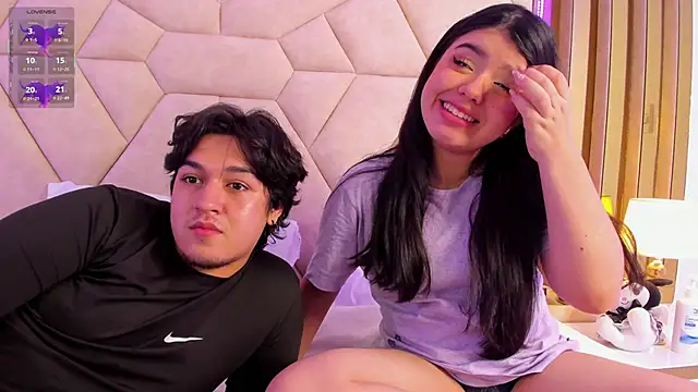 EmilyANDrew  online show from September 12, 4:45 am