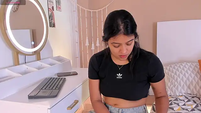 Camila Bustamante online show from July 4, 4:13 pm
