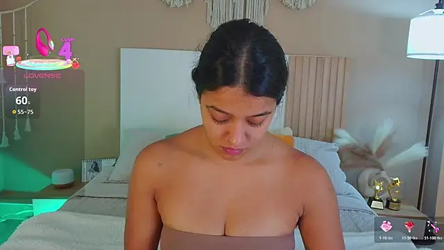 Camila Bustamante online show from July 10, 1:25 pm