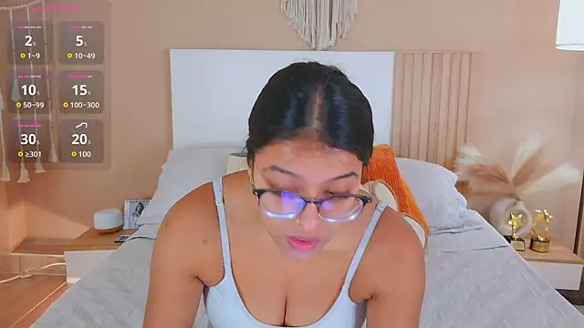 Camila Bustamante online show from July 14, 2:34 pm