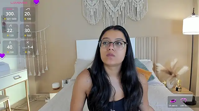 Camila Bustamante online show from July 23, 1:42 pm