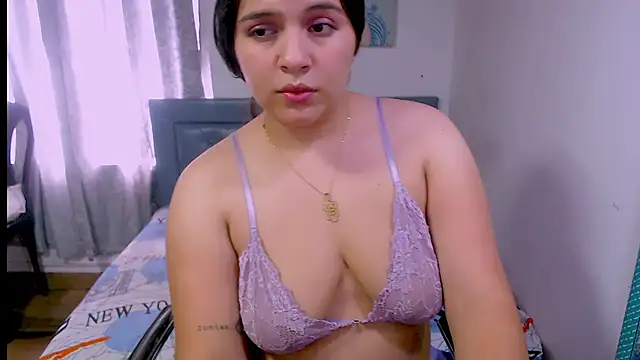 sarah aguilar online show from September 17, 8:10 pm