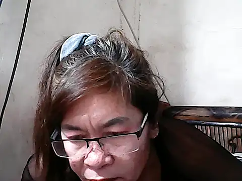Snapshot of Hottestsexxy_Elynnn chatting on June 3, 5:43 am Hottestsexxy Elynnn online show from June 3, 5:43 am