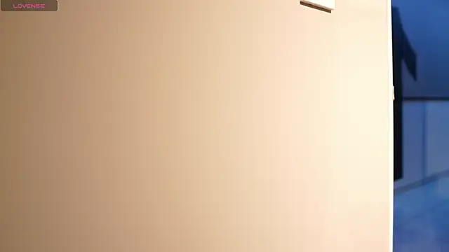 Ariaa Isabell online show from November 7, 1:00 pm