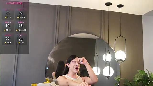 Snapshot of Ariaa_Isabell chatting on June 19, 6:34 pm Ariaa Isabell online show from June 19, 6:34 pm