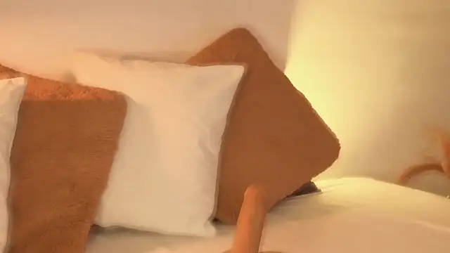 scarlethlux online show from July 29, 5:38 am