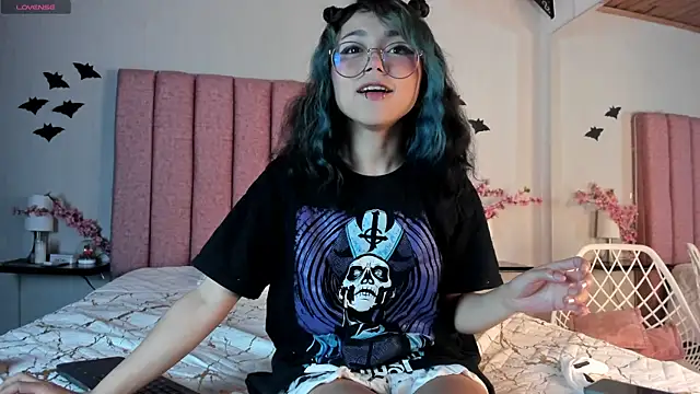 TerumiKitty online show from November 24, 8:19 pm