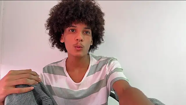 Max Rain online show from October 28, 7:27 pm