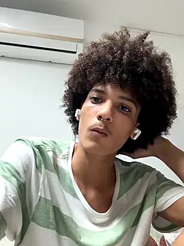 Max Rain online show from December 2, 3:45 am