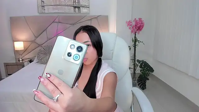 July Adams online show from December 21, 4:19 am