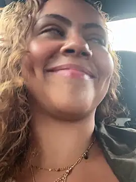 Chloe Leaozinho online show from February 10, 5:39 pm