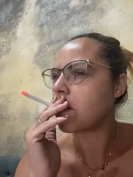 Chloe Leaozinho online show from March 13, 4:02 pm