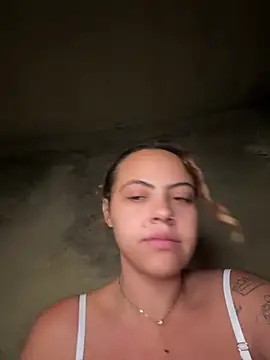 Snapshot of Chloe_Leaozinho chatting on May 20, 5:02 am Chloe Leaozinho online show from May 20, 5:02 am