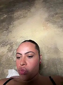 Snapshot of Chloe_Leaozinho chatting on May 22, 1:46 am Chloe Leaozinho online show from May 22, 1:46 am