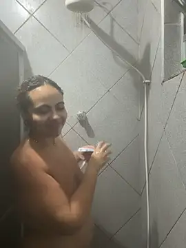 Snapshot of Chloe_Leaozinho chatting on May 27, 2:08 am Chloe Leaozinho online show from May 27, 2:08 am