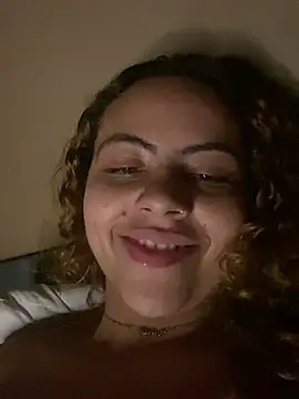 Snapshot of Chloe_Leaozinho chatting on June 29, 1:12 am Chloe Leaozinho online show from June 29, 1:12 am