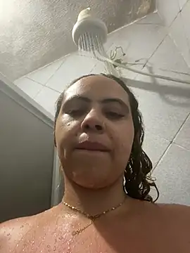 Snapshot of Chloe_Leaozinho chatting on July 20, 10:01 pm Chloe Leaozinho online show from July 20, 10:01 pm