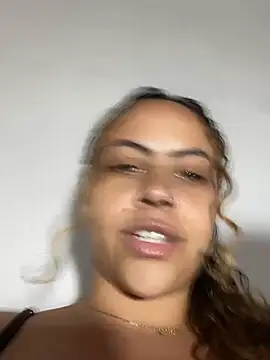 Snapshot of Chloe_Leaozinho chatting on July 29, 10:52 pm Chloe Leaozinho online show from July 29, 10:52 pm