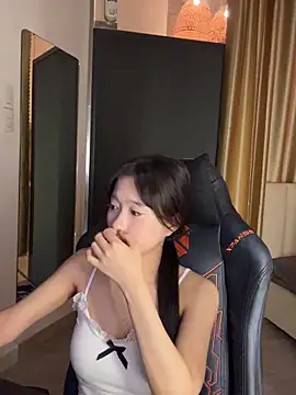 Snapshot of _Meimeibaby_ chatting on December 1, 12:10 pm Meimeibaby online show from December 1, 12:10 pm