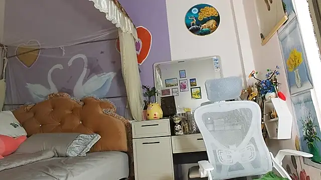Snapshot of lyly_asian chatting on July 14, 10:21 am lyly asian online show from July 14, 10:21 am