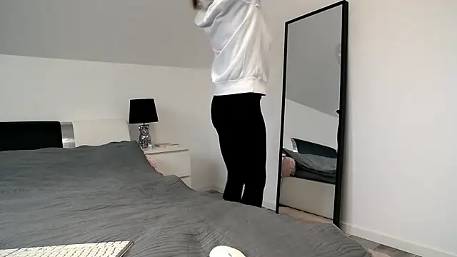 ArabianMalikah online show from December 2, 8:19 am