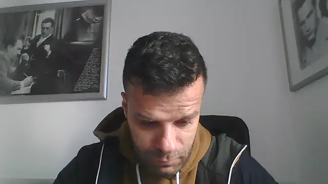 Snapshot of FROCETTO93 chatting on April 7, 7:09 am FROCETTO93 online show from April 7, 7:09 am