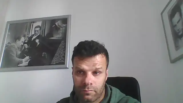 Snapshot of FROCETTO93 chatting on April 22, 7:33 am FROCETTO93 online show from April 22, 7:33 am
