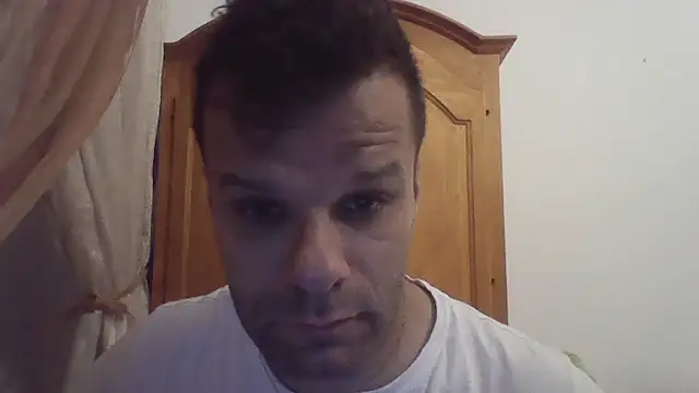 Snapshot of FROCETTO93 chatting on May 10, 7:57 am FROCETTO93 online show from May 10, 7:57 am