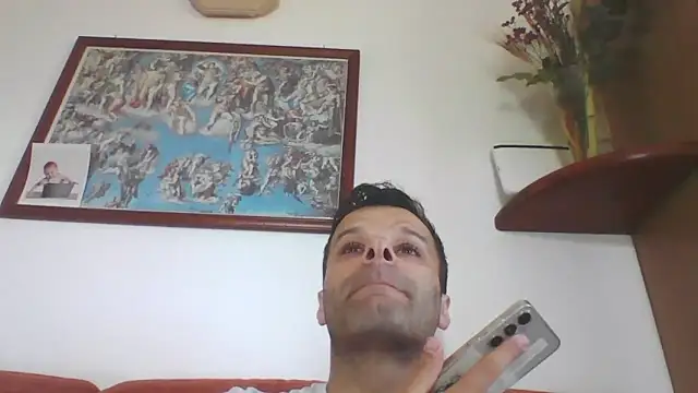 Snapshot of FROCETTO93 chatting on May 17, 8:12 am FROCETTO93 online show from May 17, 8:12 am