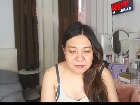Snapshot of stellahugeX chatting on June 18, 8:47 am stellahugeX online show from June 18, 8:47 am