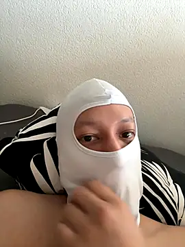 Snapshot of grego0007 chatting on November 10, 8:13 am grego0007 online show from November 10, 8:13 am