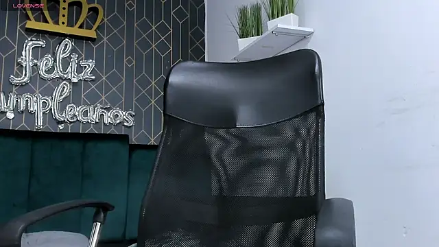 andres-clark92 online show from July 14, 6:35 pm