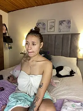 juliana-mancini online show from December 20, 5:09 pm